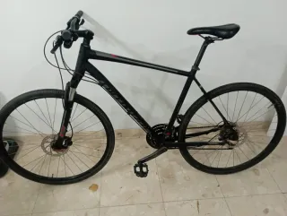 Bicicleta Híbrida Negra