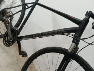 Bicicleta Híbrida Negra