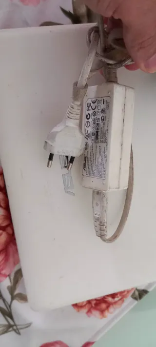 Asus Eee PC 2G Surf - Joya Retro