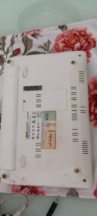 Asus Eee PC 2G Surf - Joya Retro