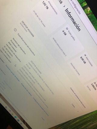 PC Gaming Blanco con Luces LED Azules