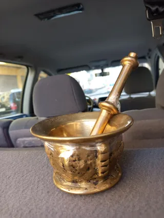 Almirez de bronce