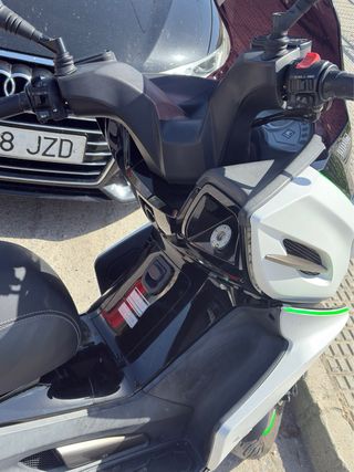 Kymco K-XCT 125cc Scooter Maxi