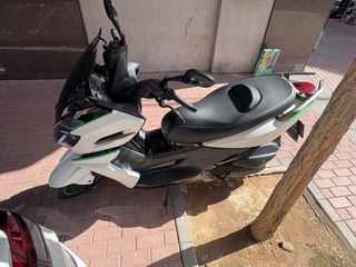 Kymco K-XCT 125cc Scooter Maxi