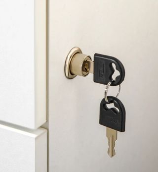 Cajonera de oficina con cerradura