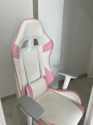 Silla escritorio blanca y rosa