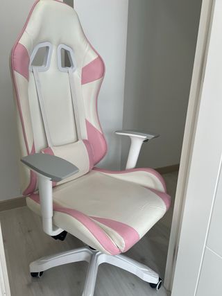 Silla escritorio blanca y rosa