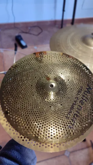 PLATILLOS Y HERRAJES DE BATERÍA