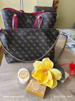 Conjunto Bolsos Guess Marrón