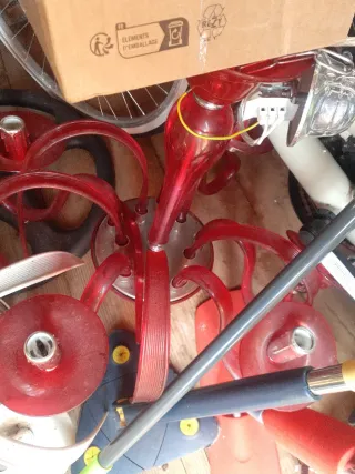 Lampadario moderno rosso e trasparente