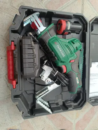 Serra Recíproca Parkside 12V c/bateria carregador