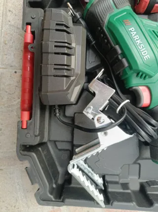 Serra Recíproca Parkside 12V c/bateria carregador