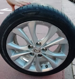 Llanta Mazda Aluminio 17 con Neumático 205 50 ZR17