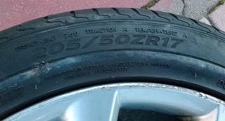 Llanta Mazda Aluminio 17 con Neumático 205 50 ZR17