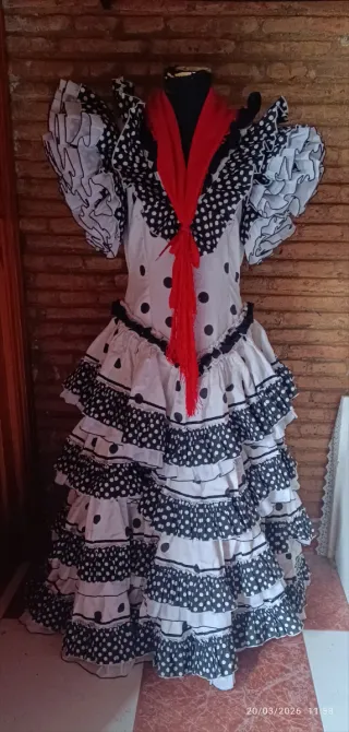 Traje de flamenca con volantes