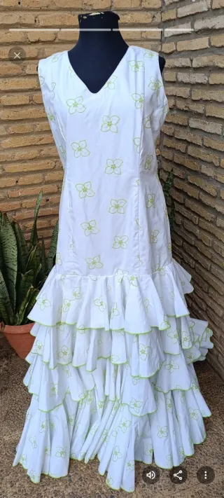 Traje de flamenca con volantes