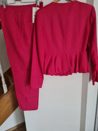 Traje Zara Rosa Peplum Pantalón
