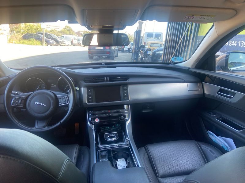 Jaguar XF 2018 - foto 1
