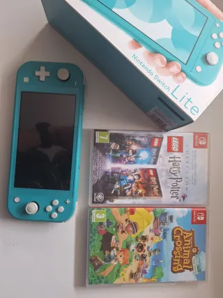 Nintendo Switch Lite con 2 juegos