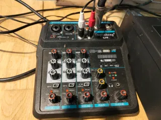 Amplificatore American Audio VLP600 e Mixer