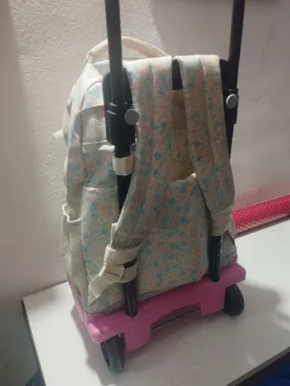 Mochila con ruedas floral