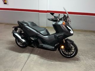 Honda ADV 350 Maxi Scooter Automática