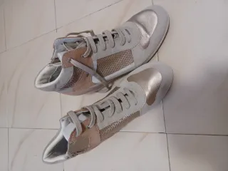 Zapatillas Geox beige y oro talla 40