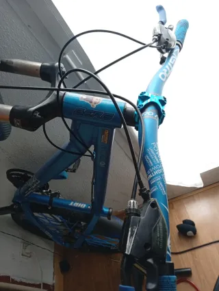 Bici MTB azul para niños 10-12 años