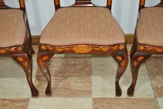 Juego de 8 sillas con marquetería