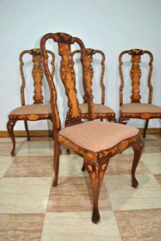 Juego de 8 sillas con marquetería