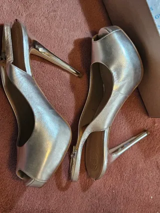 Sandalias Guess Plateadas Talla 36