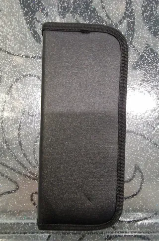 Kit pulizia con spazzole e punzone