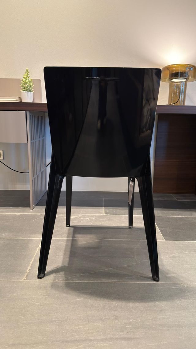 Silla modelo ALFA de MOLTENI & C