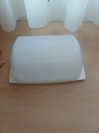 Quesera de plástico blanca