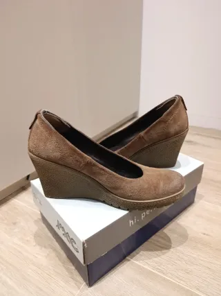 Zapato cuña ante marrón