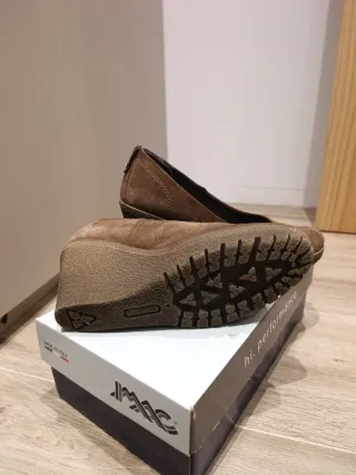 Zapato cuña ante marrón