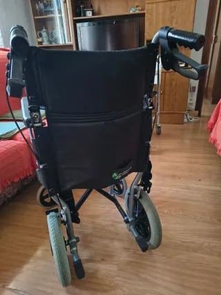 Silla de ruedas estrecha, especial para ascensor