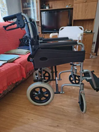 Silla de ruedas estrecha, especial para ascensor
