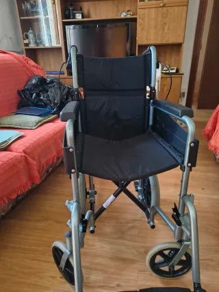 Silla de ruedas estrecha, especial para ascensor