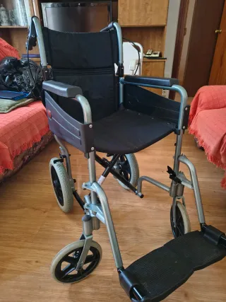 Silla de ruedas estrecha, especial para ascensor