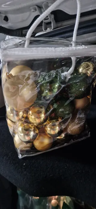 Bolas Navideñas Doradas y Verdes