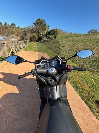 Yamaha X-MAX 125 cc Negra Automática
