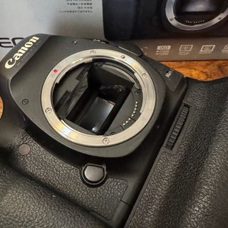 Canon 5D Mark III más BG-E11