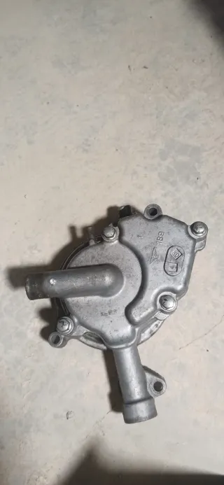 Bomba de agua Xmax 125