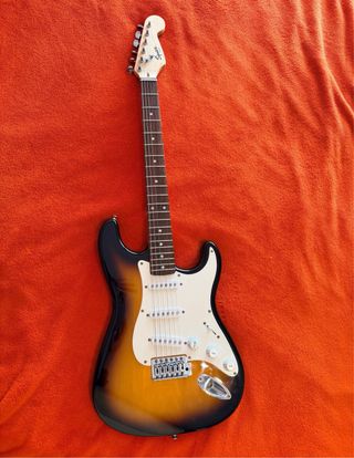 Guitarra Eléctrica Squier Stratocaster Sunburst