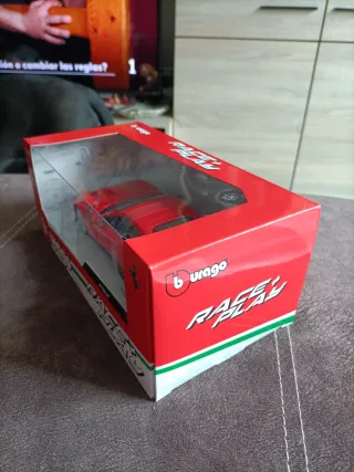 Ferrari F12tdf 1/24 Bburago Rojo