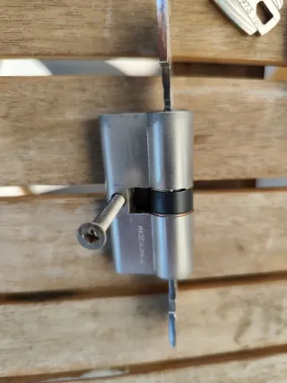 Cerraduras y llaves para puertas