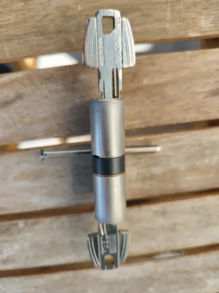 Cerraduras y llaves para puertas