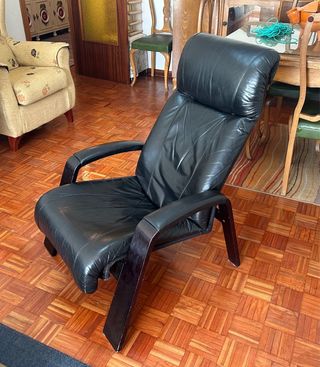 Sillón moderno cuero y madera