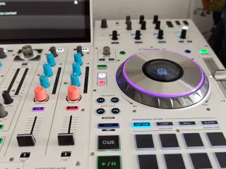 Denon DJ Prime 4 White Edition